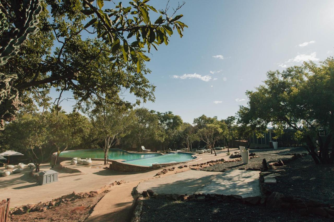 Pecan Bush Lodge มากาลีสเบิร์ก ภายนอก รูปภาพ