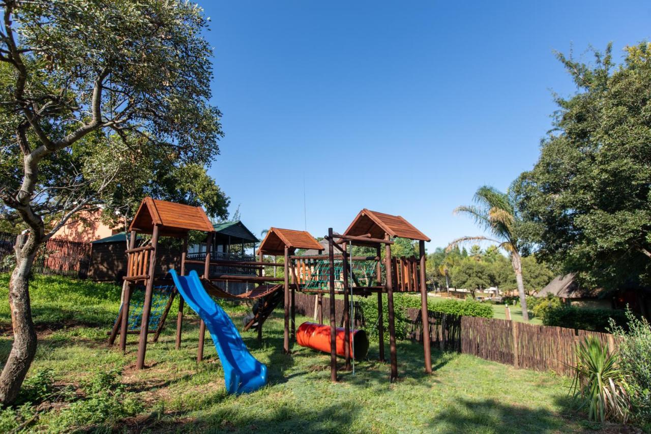 Pecan Bush Lodge มากาลีสเบิร์ก ภายนอก รูปภาพ